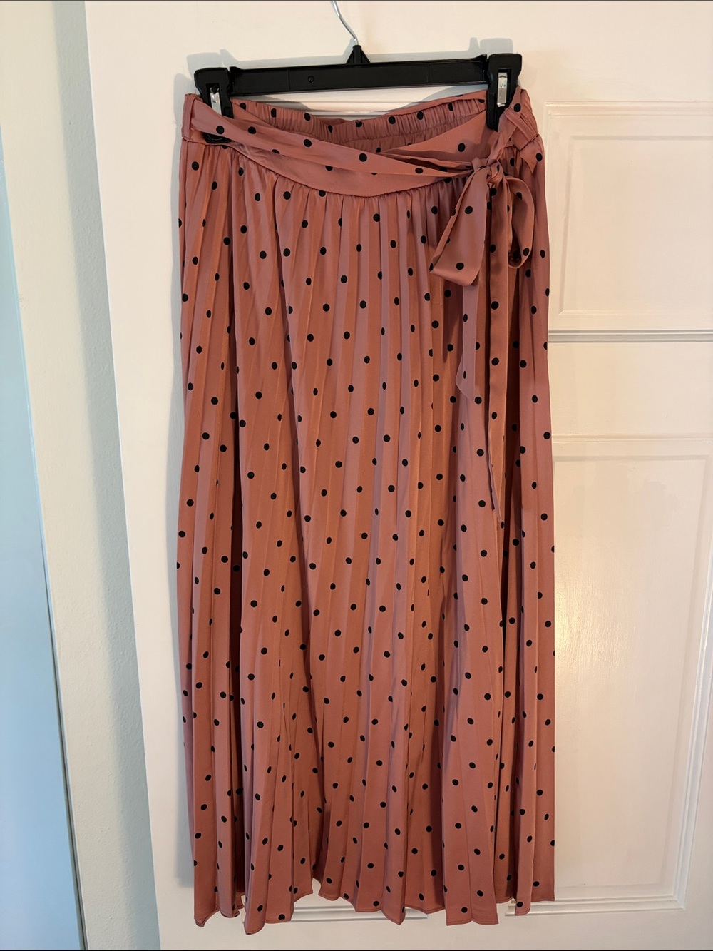 Gilli Dusty Rose Polka Dot Pleated Maxi Skirt